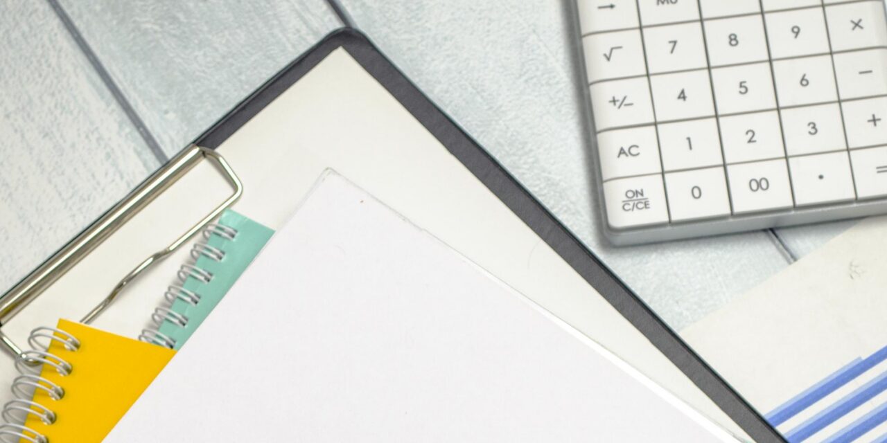 The simplest way to keep your VAT records tidy all year (without the faff)